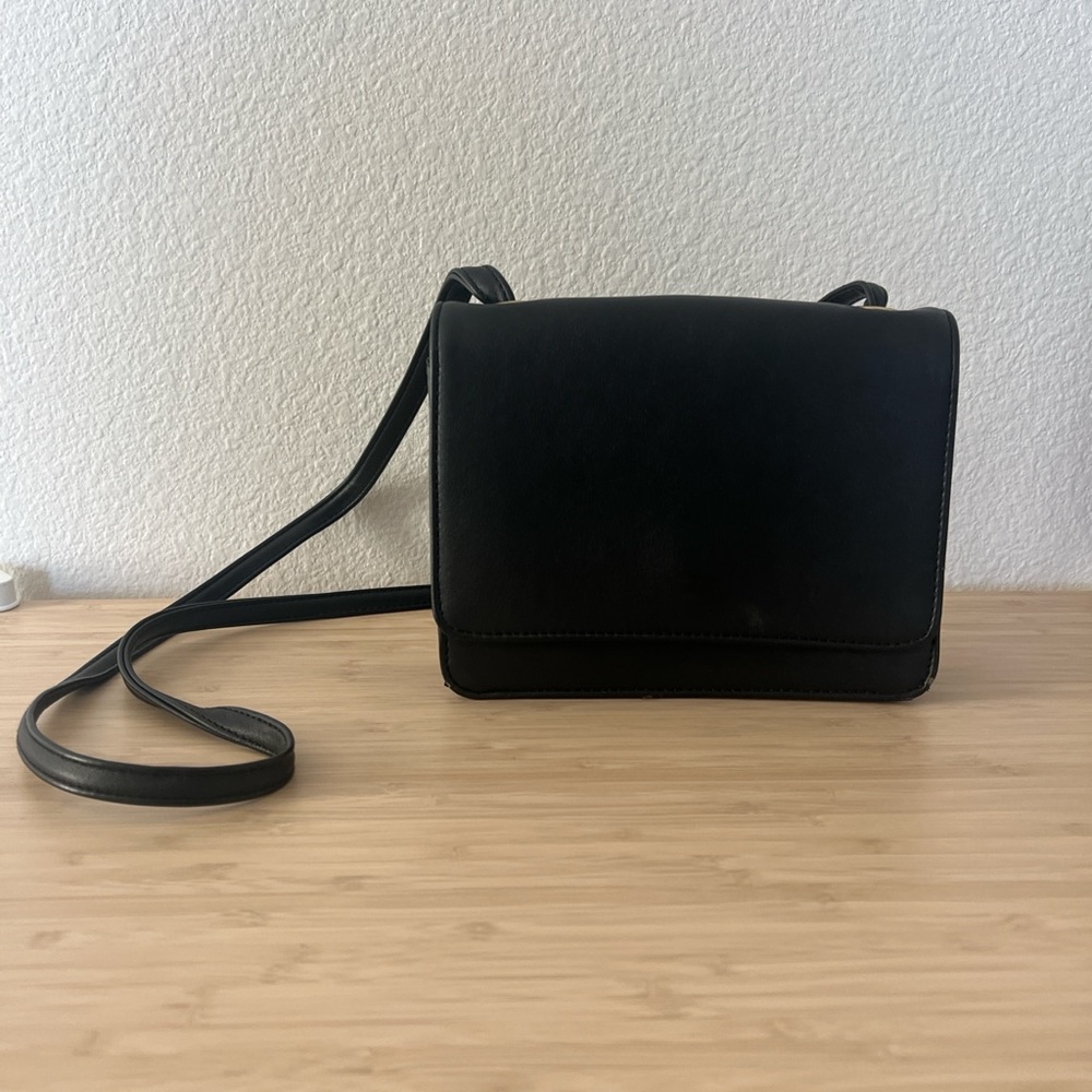 Elegant Black Women's Crossbody Bag